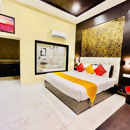 Hotel Grand Bhagwat, Удайпур Екстериор снимка