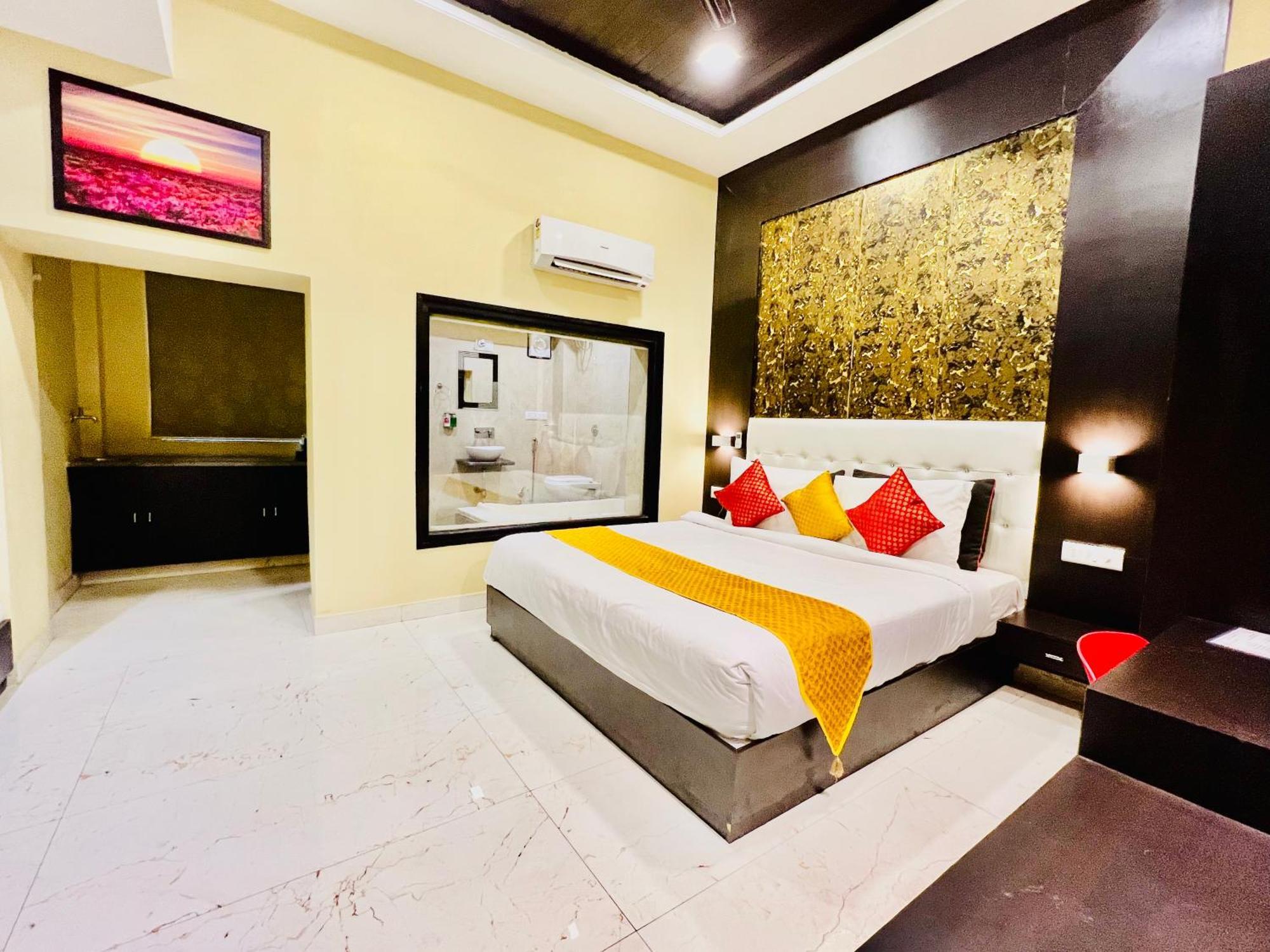 Hotel Grand Bhagwat, Удайпур Екстериор снимка