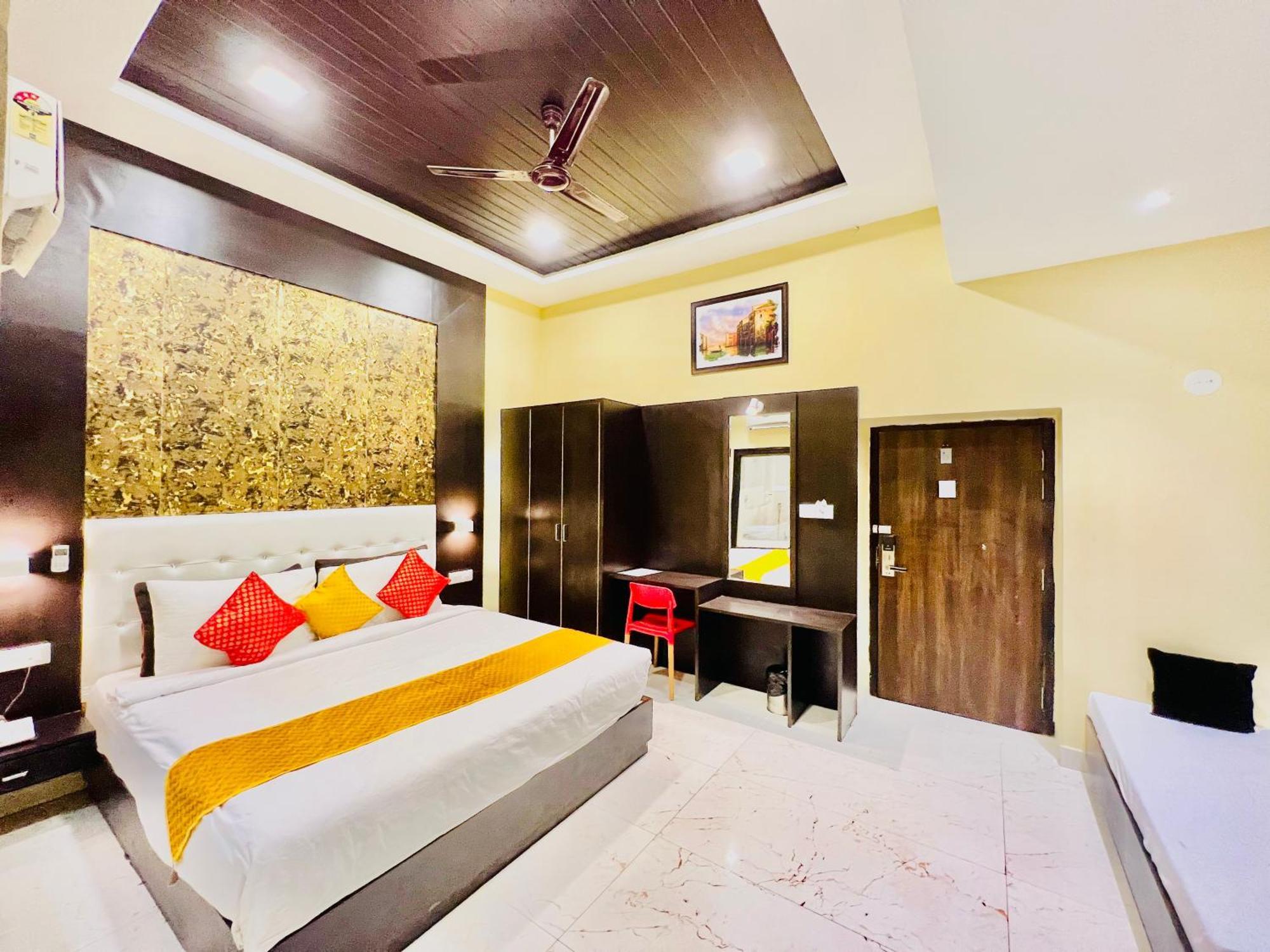Hotel Grand Bhagwat, Удайпур Екстериор снимка
