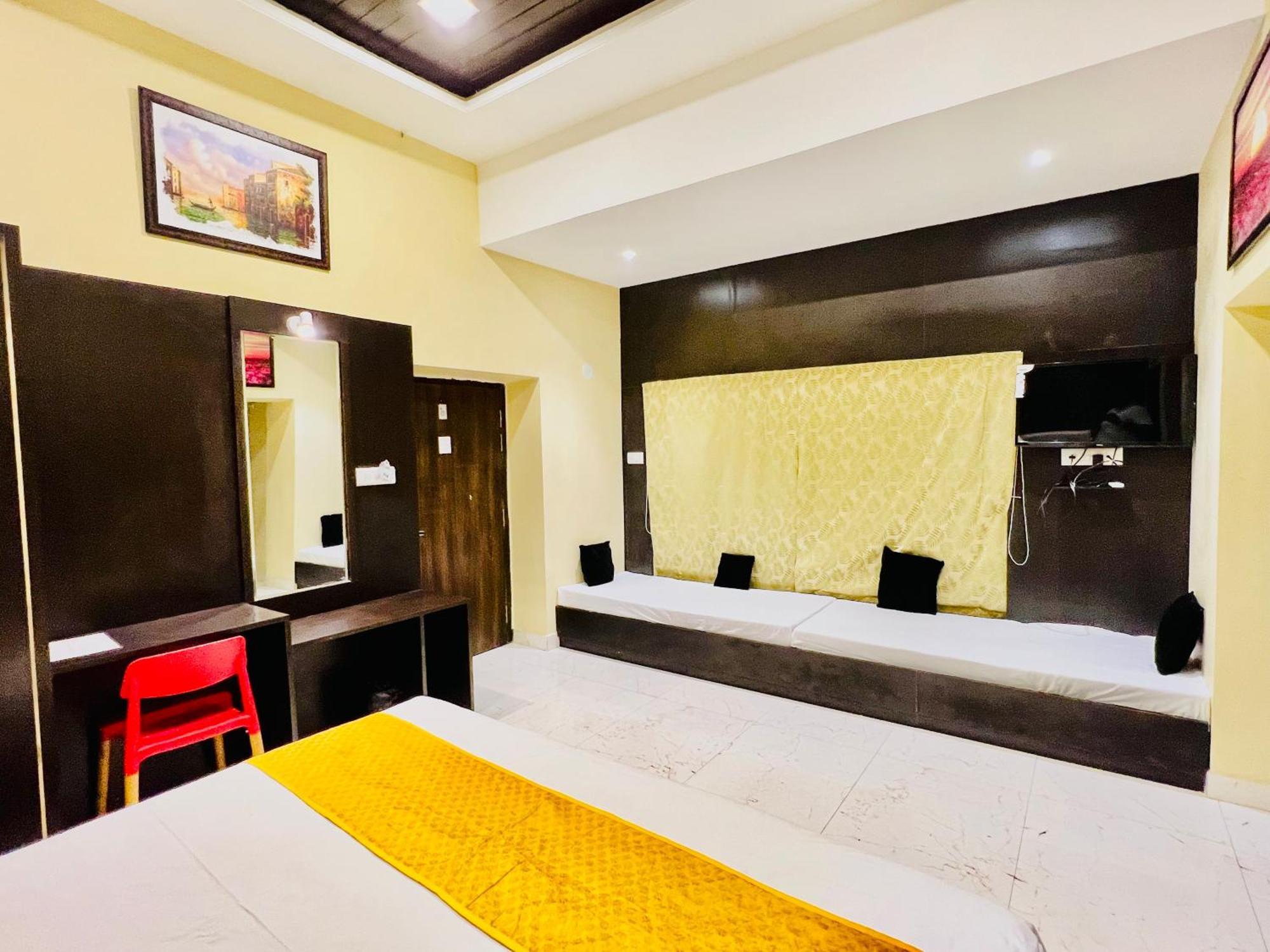 Hotel Grand Bhagwat, Удайпур Екстериор снимка