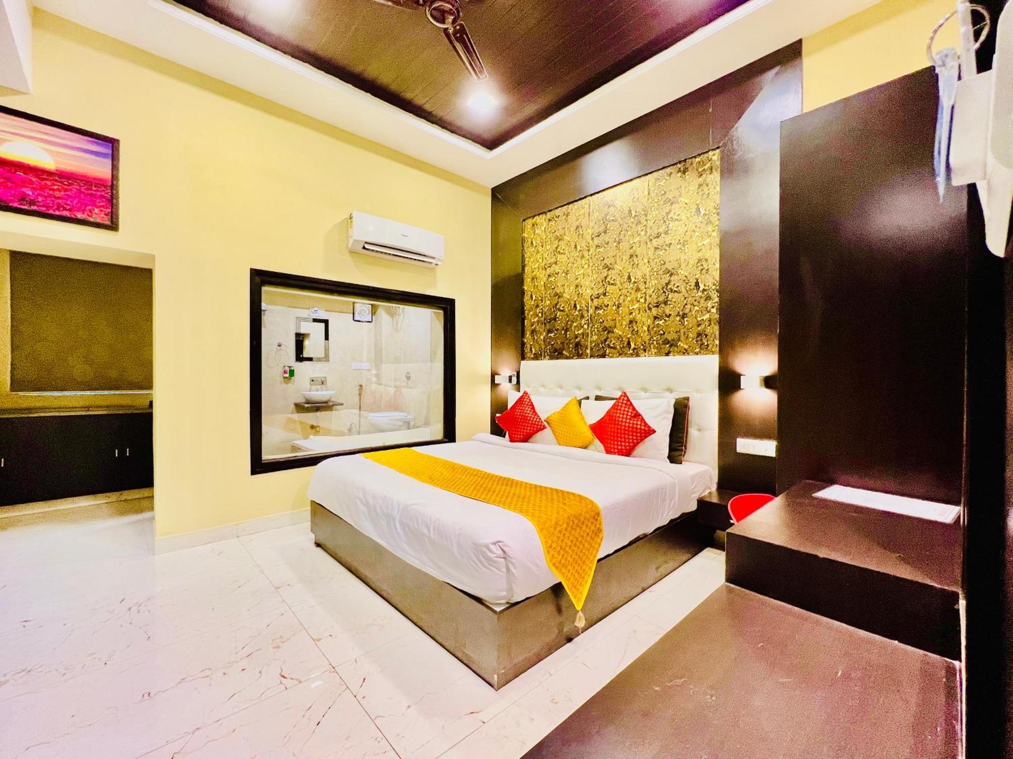 Hotel Grand Bhagwat, Удайпур Екстериор снимка