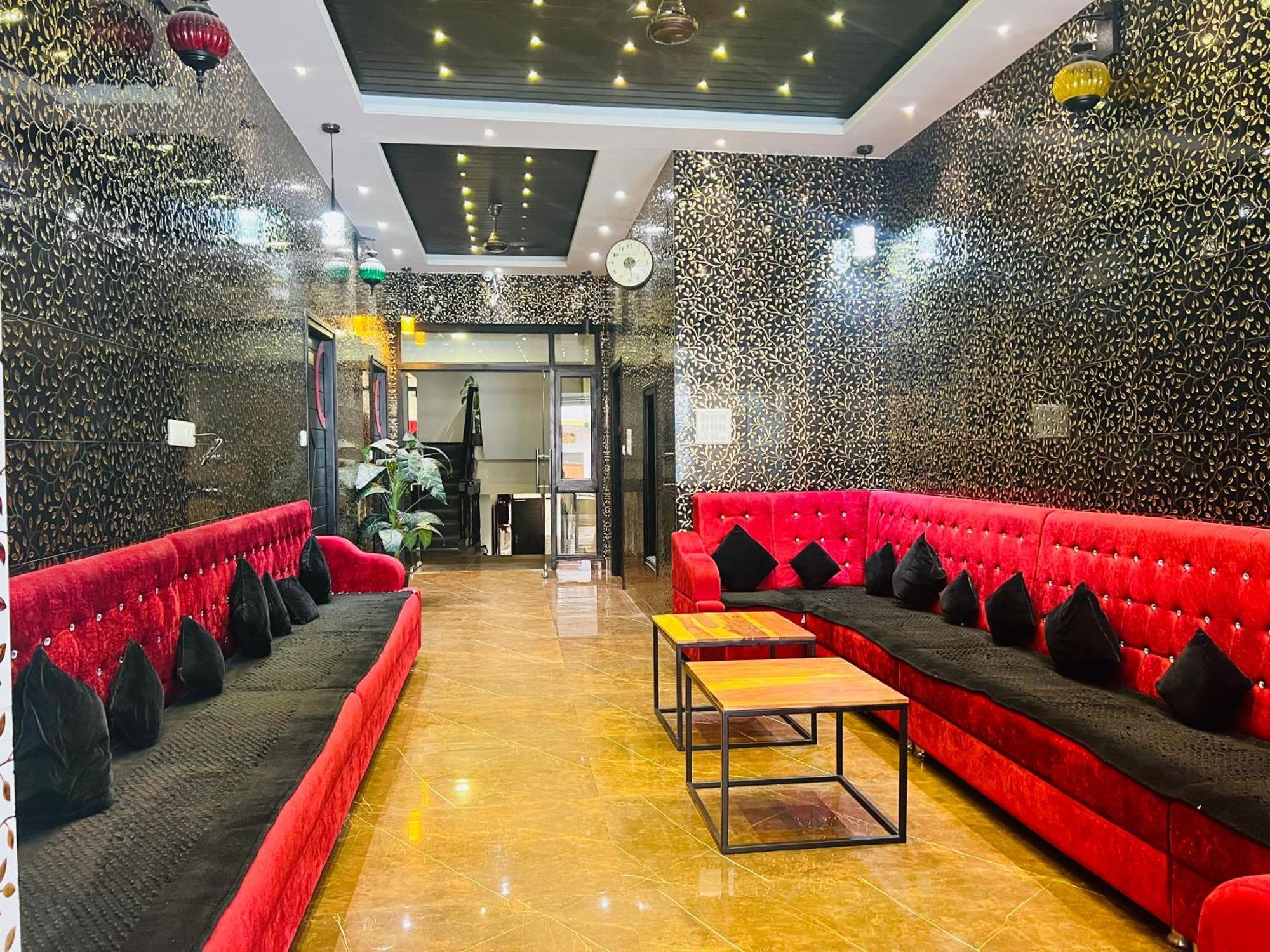 Hotel Grand Bhagwat, Удайпур Екстериор снимка