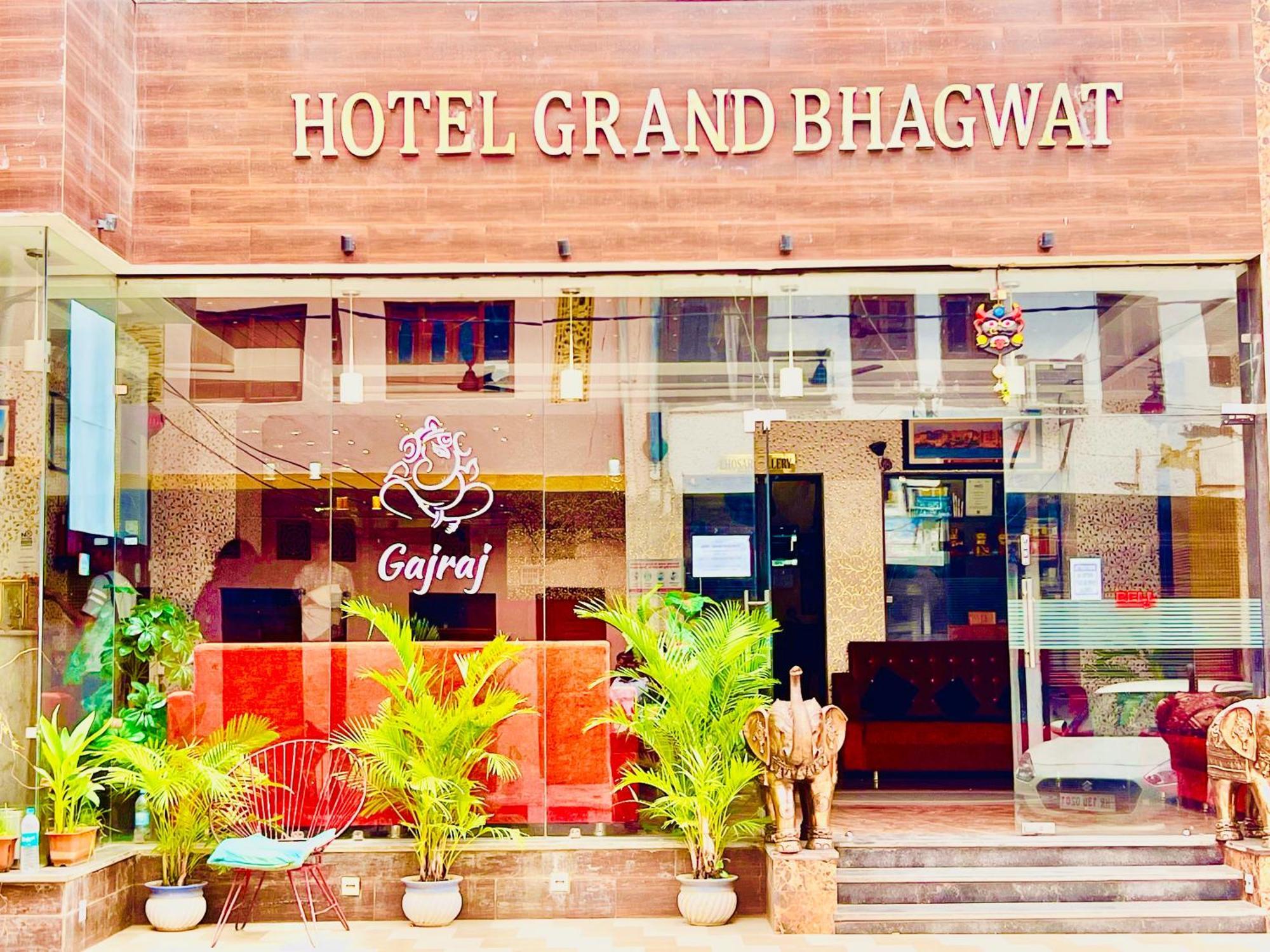 Hotel Grand Bhagwat, Удайпур Екстериор снимка