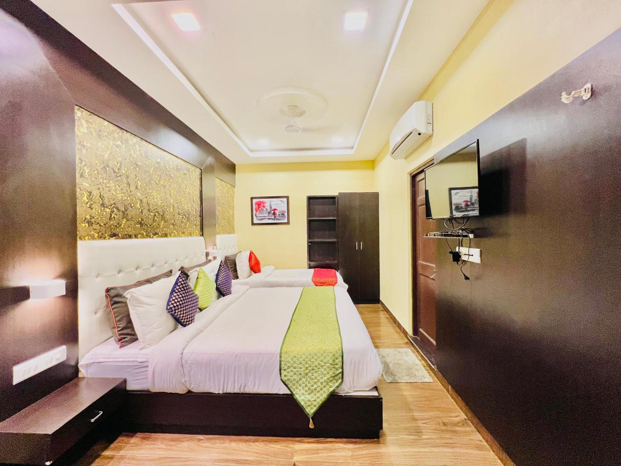 Hotel Grand Bhagwat, Удайпур Екстериор снимка