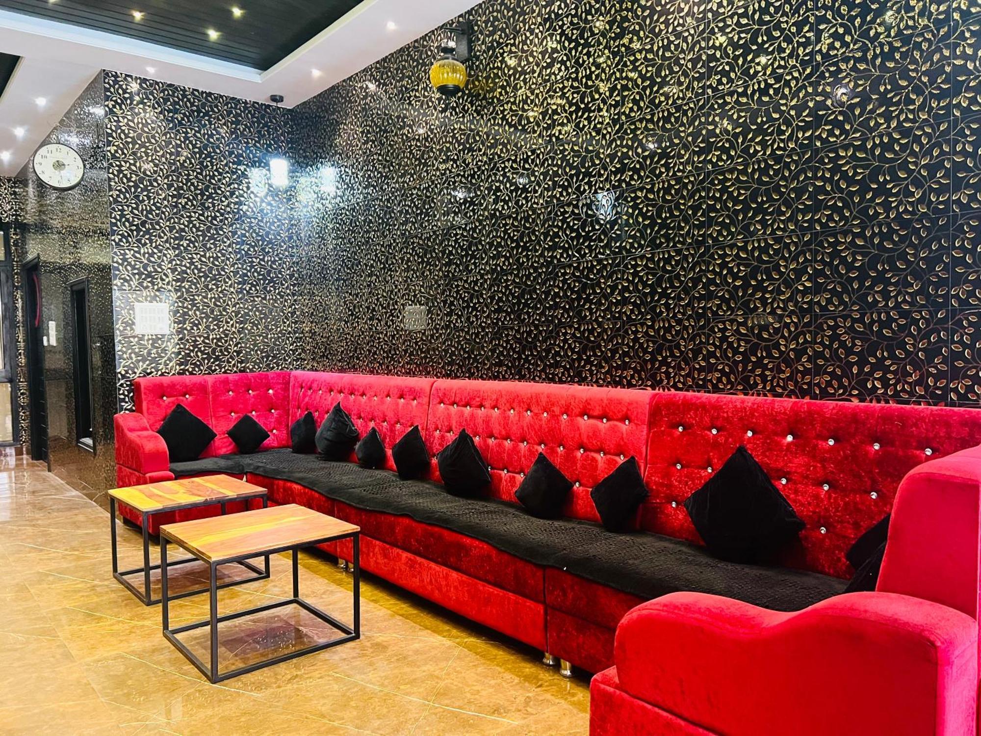 Hotel Grand Bhagwat, Удайпур Екстериор снимка