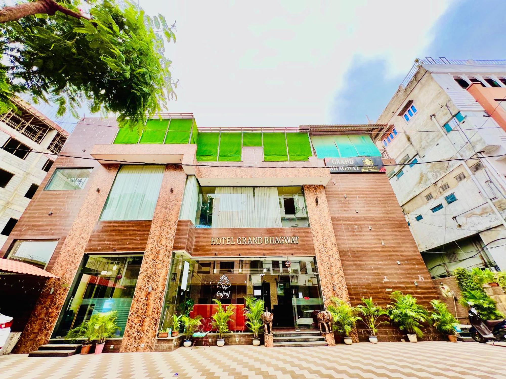 Hotel Grand Bhagwat, Удайпур Екстериор снимка