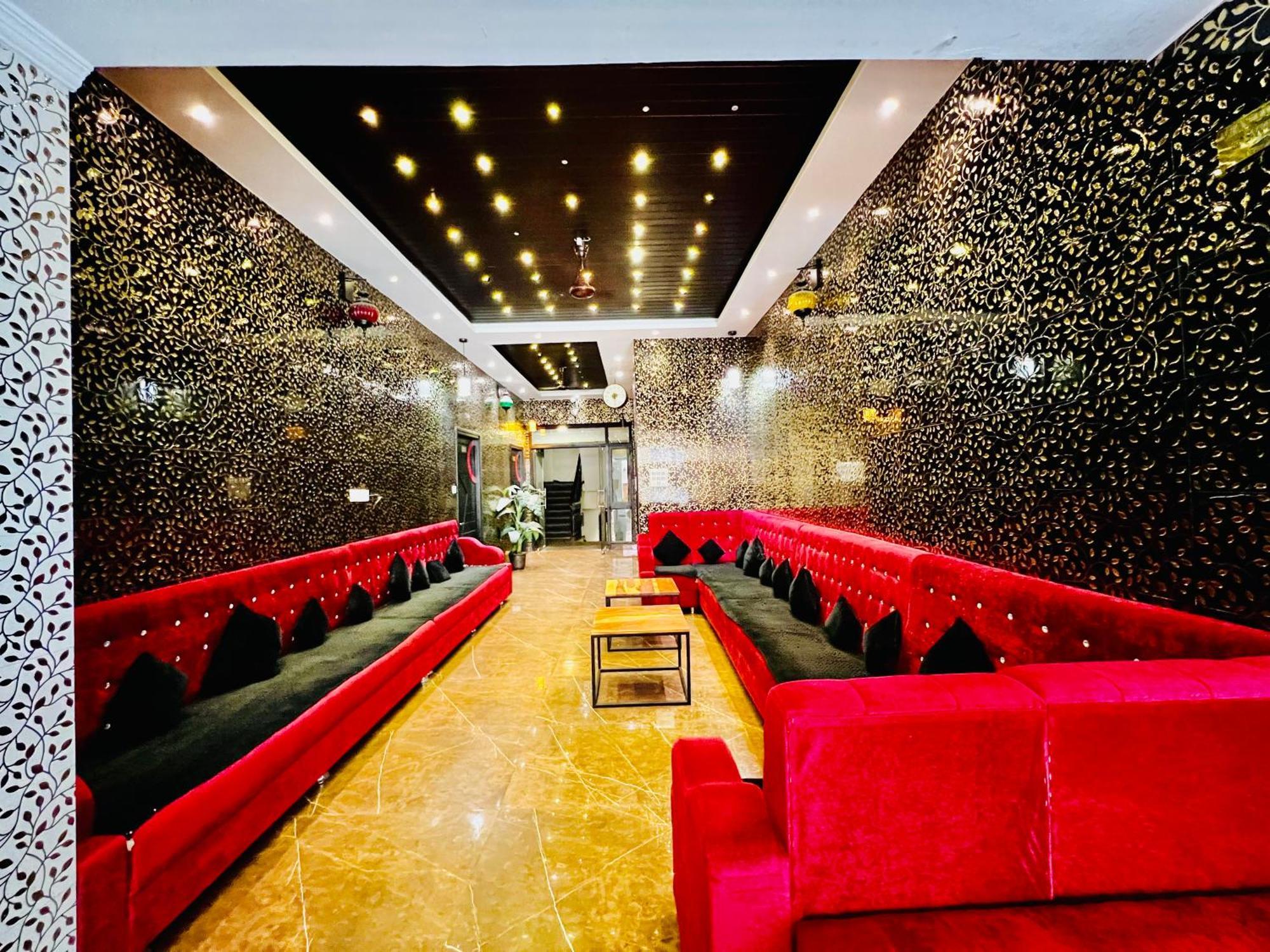 Hotel Grand Bhagwat, Удайпур Екстериор снимка