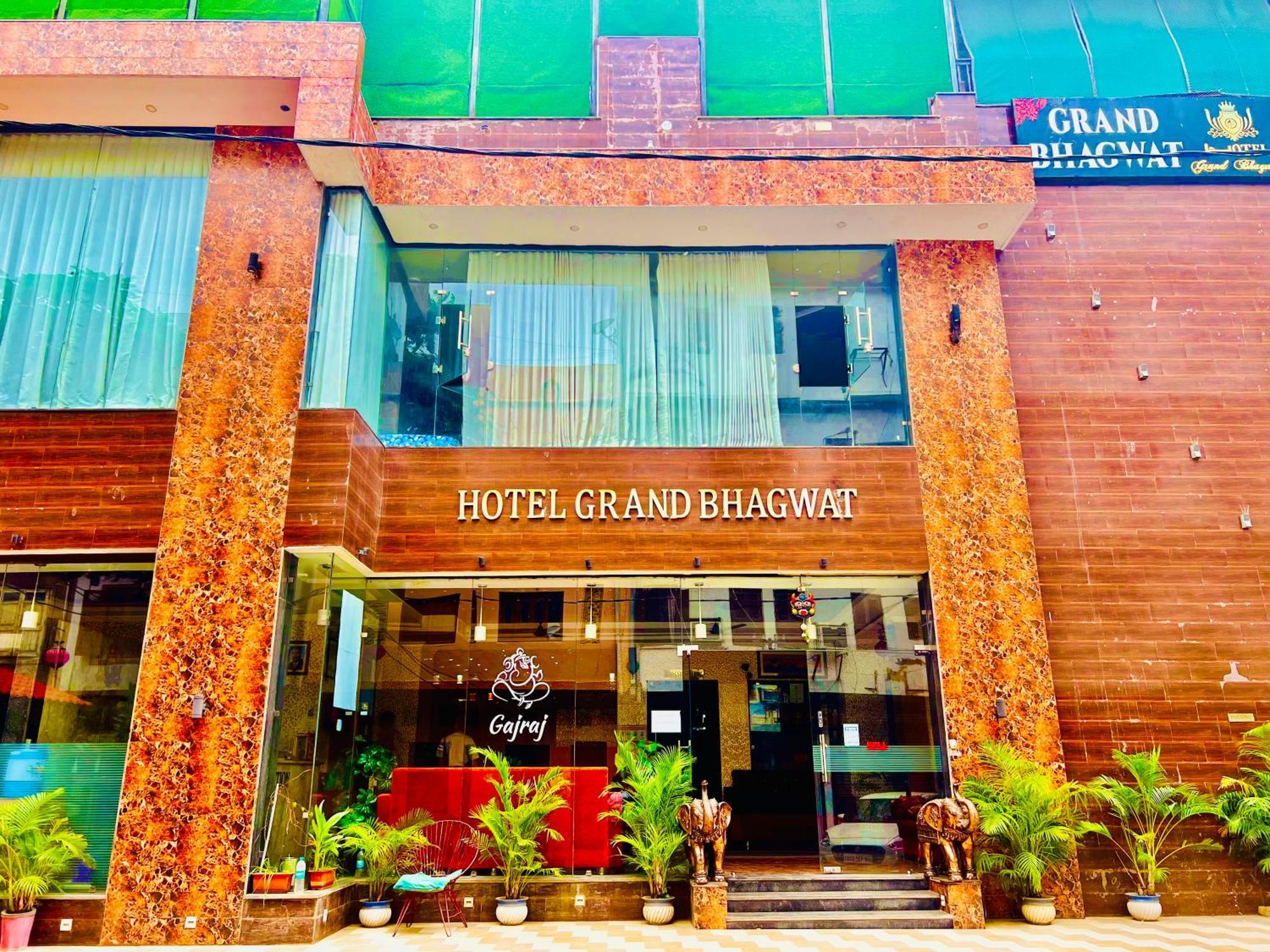 Hotel Grand Bhagwat, Удайпур Екстериор снимка